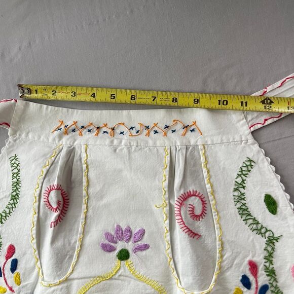 Vintage South American childs apron - Picture 5 of 8